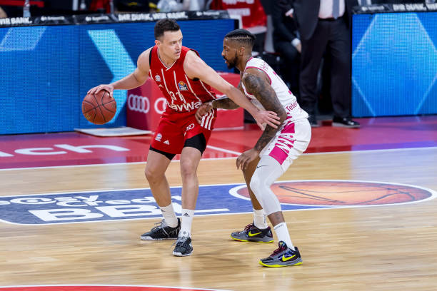 两次假跑位 两次假跑位