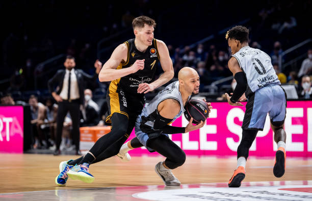 中呈现决定 中呈现决定